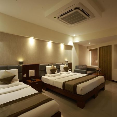 Metro Plaza Hotel By Rak Rooms, Mangaluru Bagian luar foto