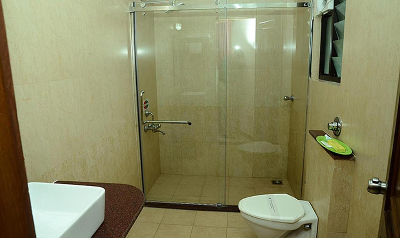 Metro Plaza Hotel By Rak Rooms, Mangaluru Bagian luar foto