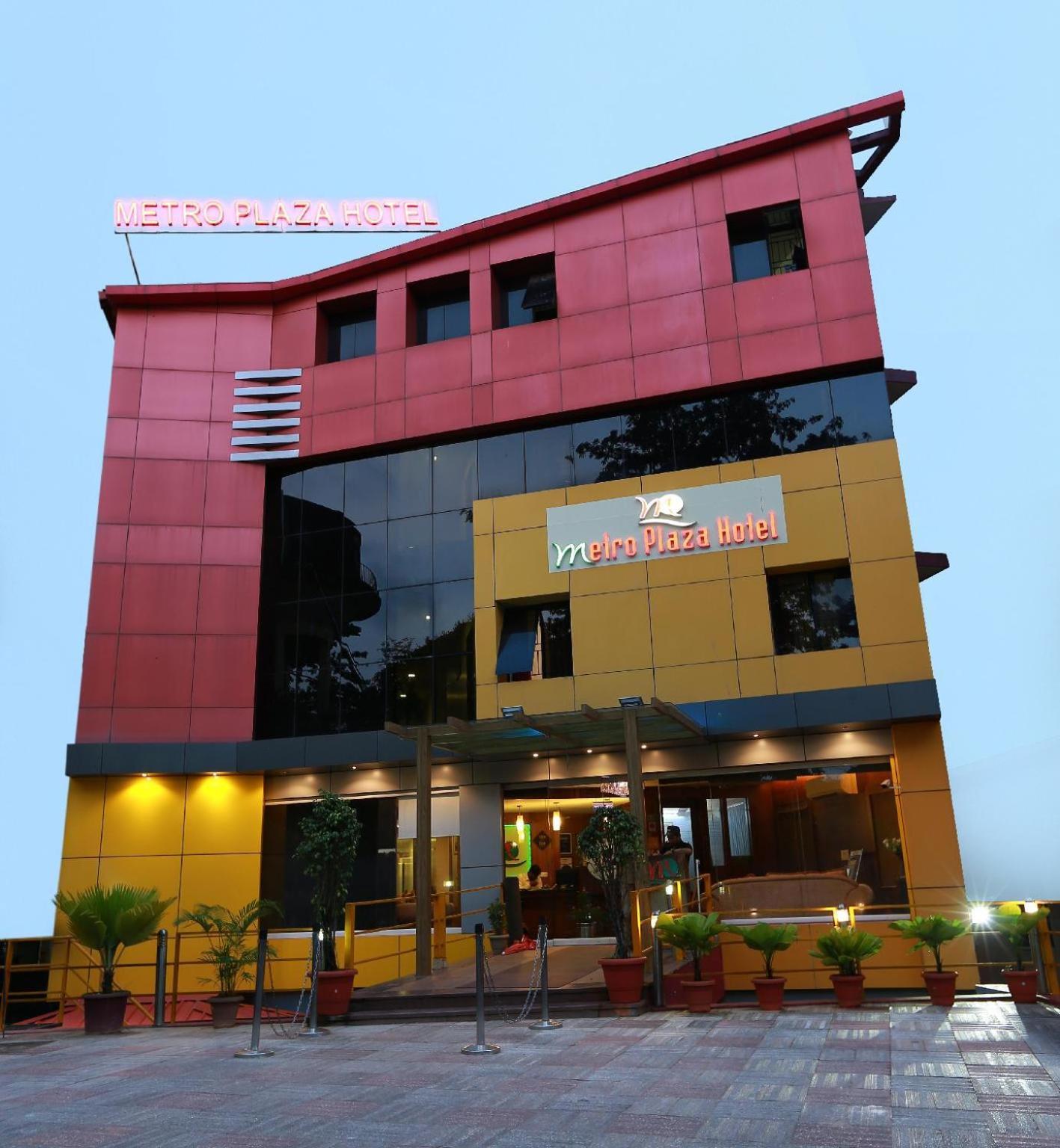 Metro Plaza Hotel By Rak Rooms, Mangaluru Bagian luar foto