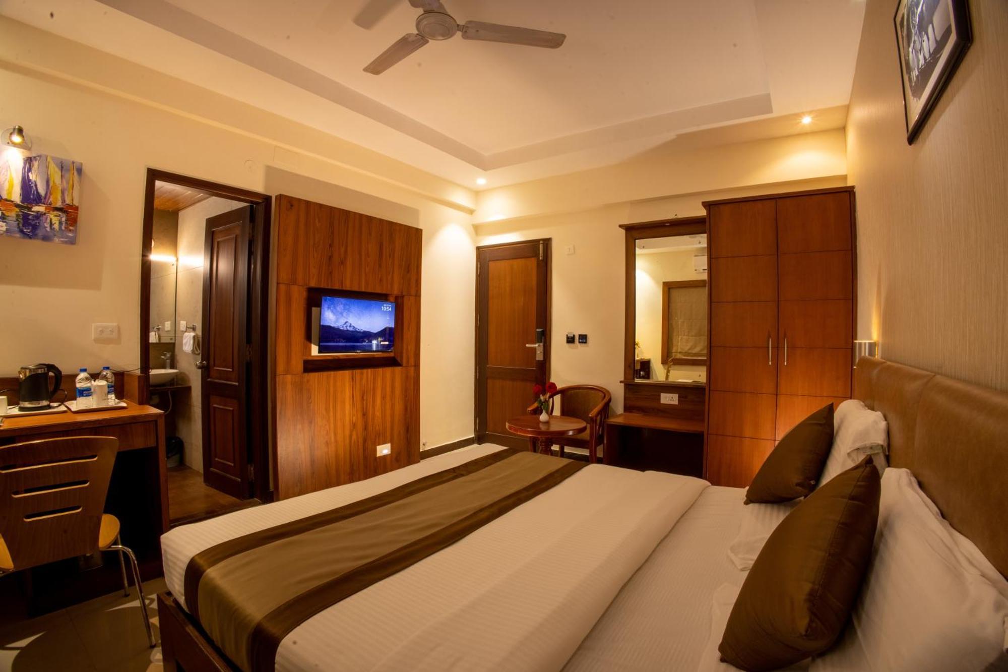 Metro Plaza Hotel By Rak Rooms, Mangaluru Bagian luar foto