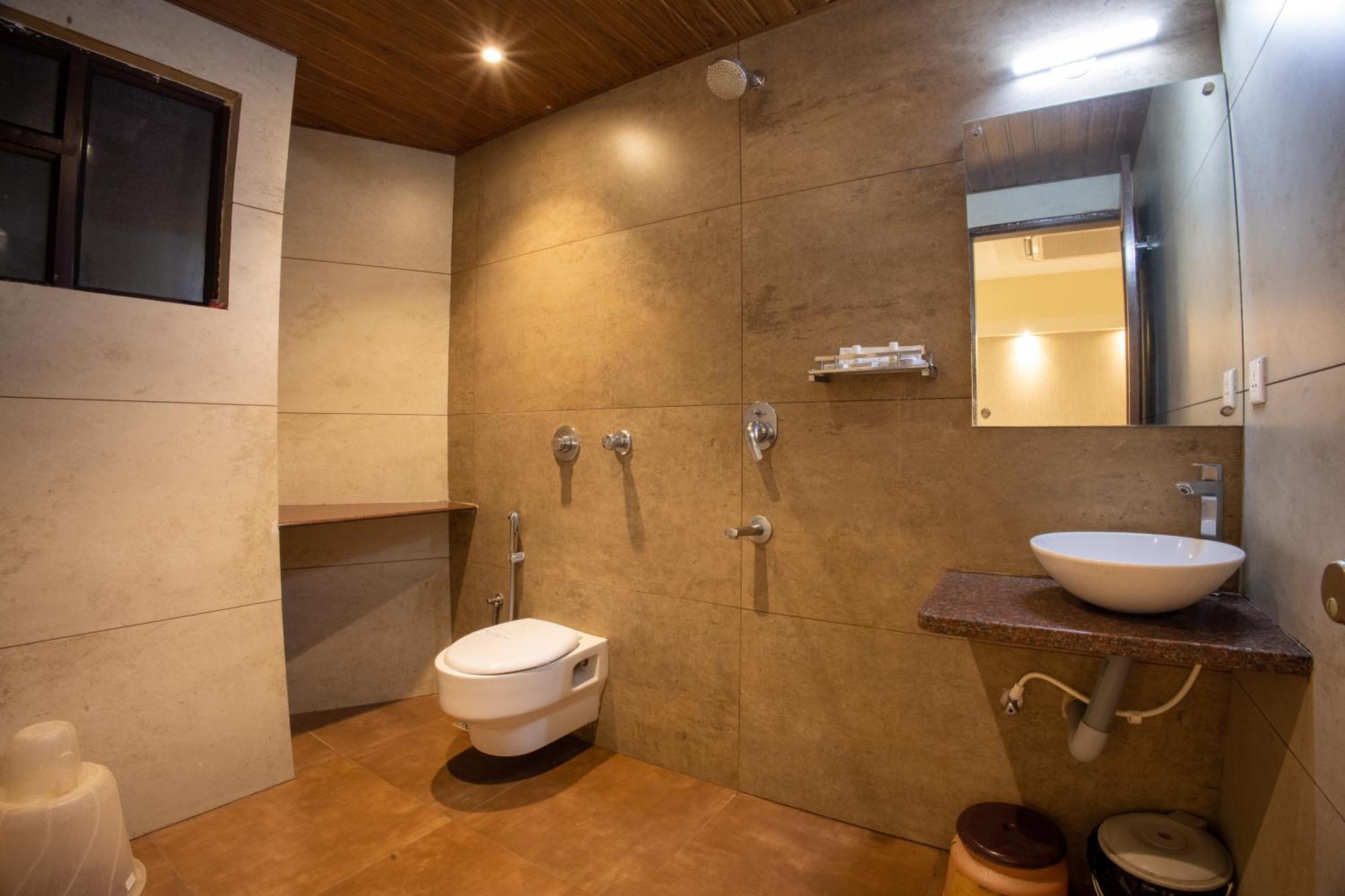 Metro Plaza Hotel By Rak Rooms, Mangaluru Bagian luar foto