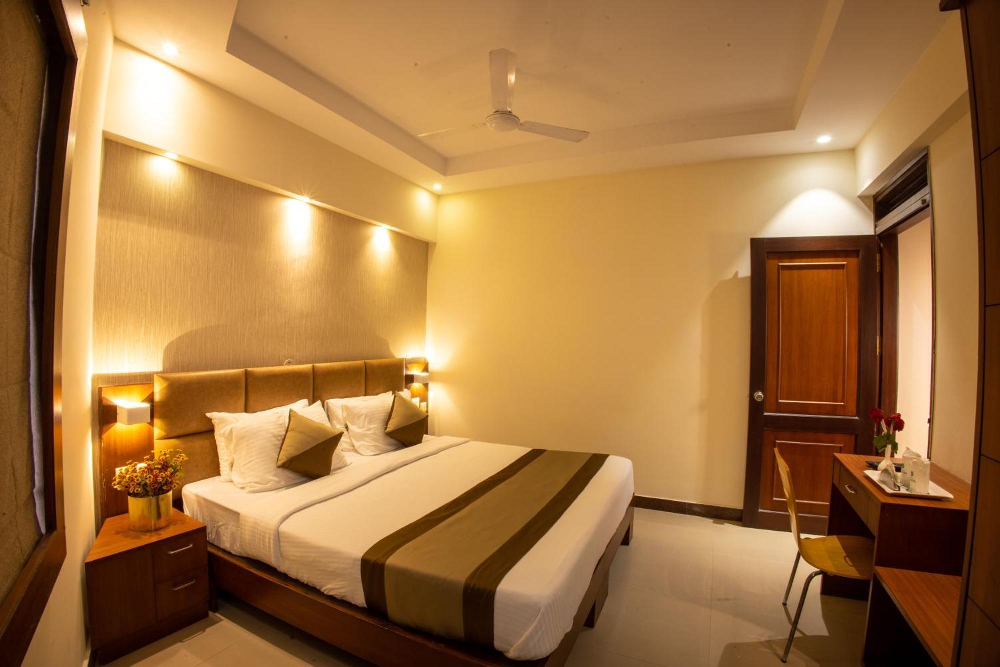 Metro Plaza Hotel By Rak Rooms, Mangaluru Bagian luar foto