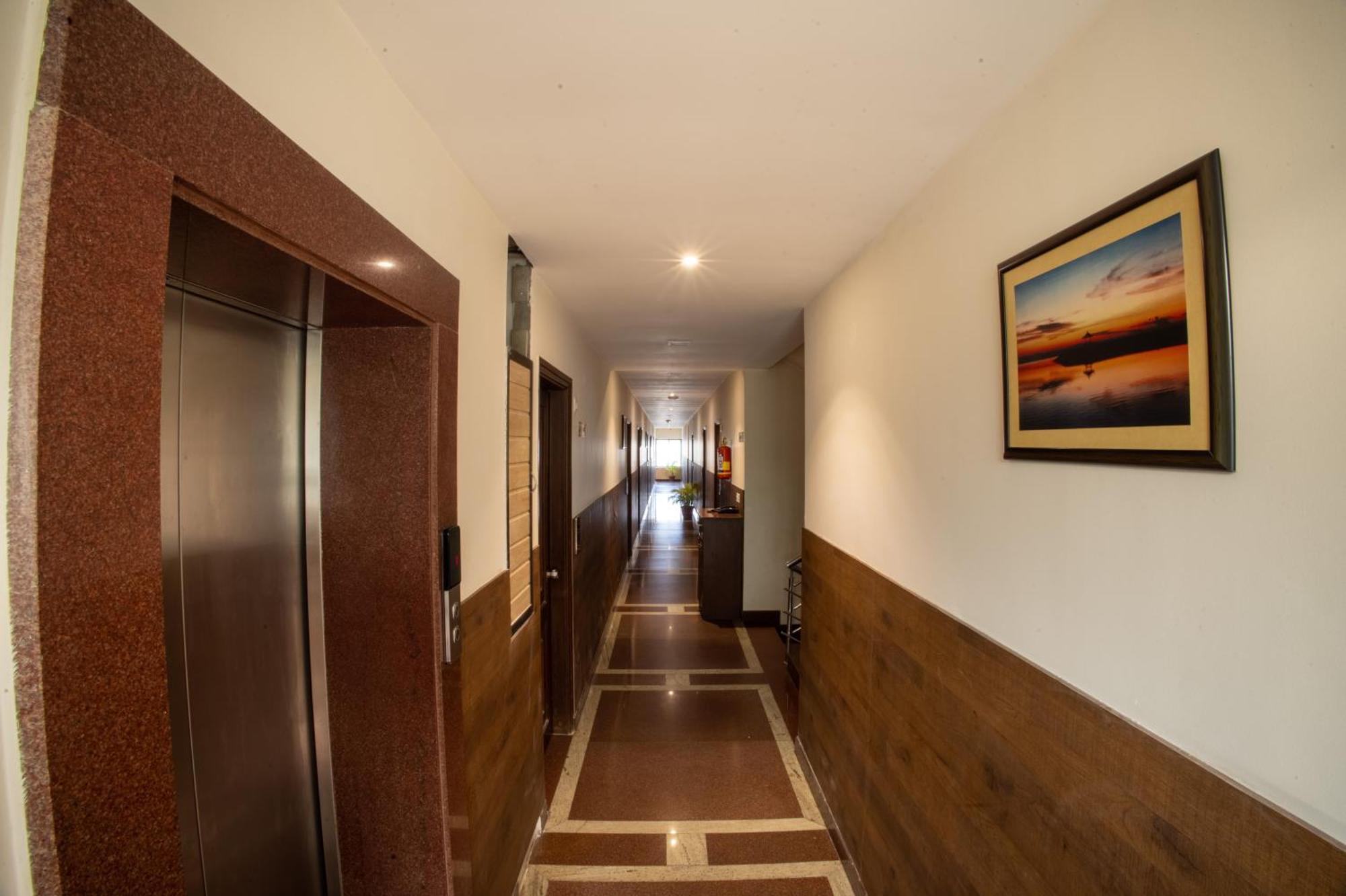 Metro Plaza Hotel By Rak Rooms, Mangaluru Bagian luar foto