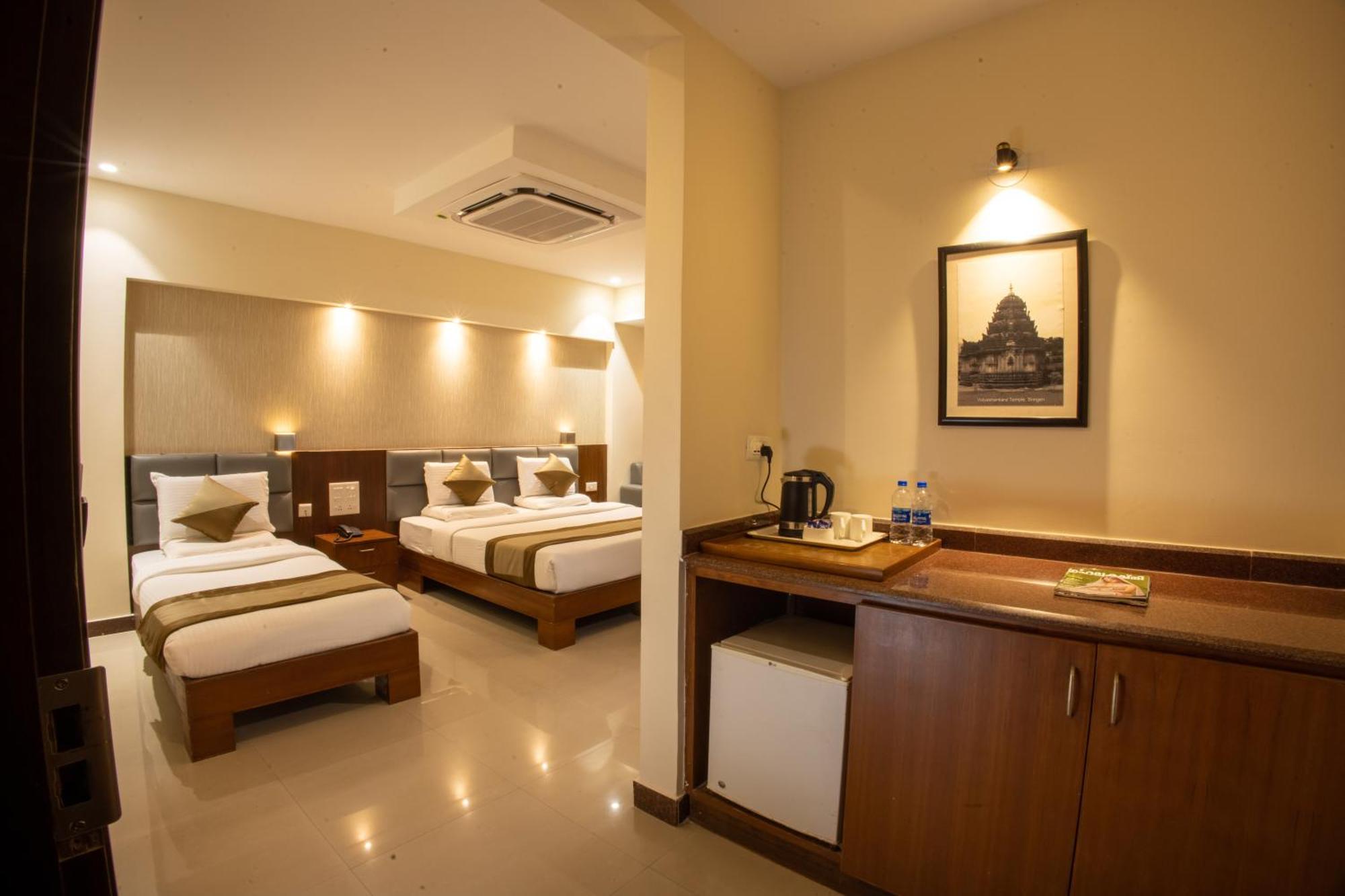 Metro Plaza Hotel By Rak Rooms, Mangaluru Bagian luar foto