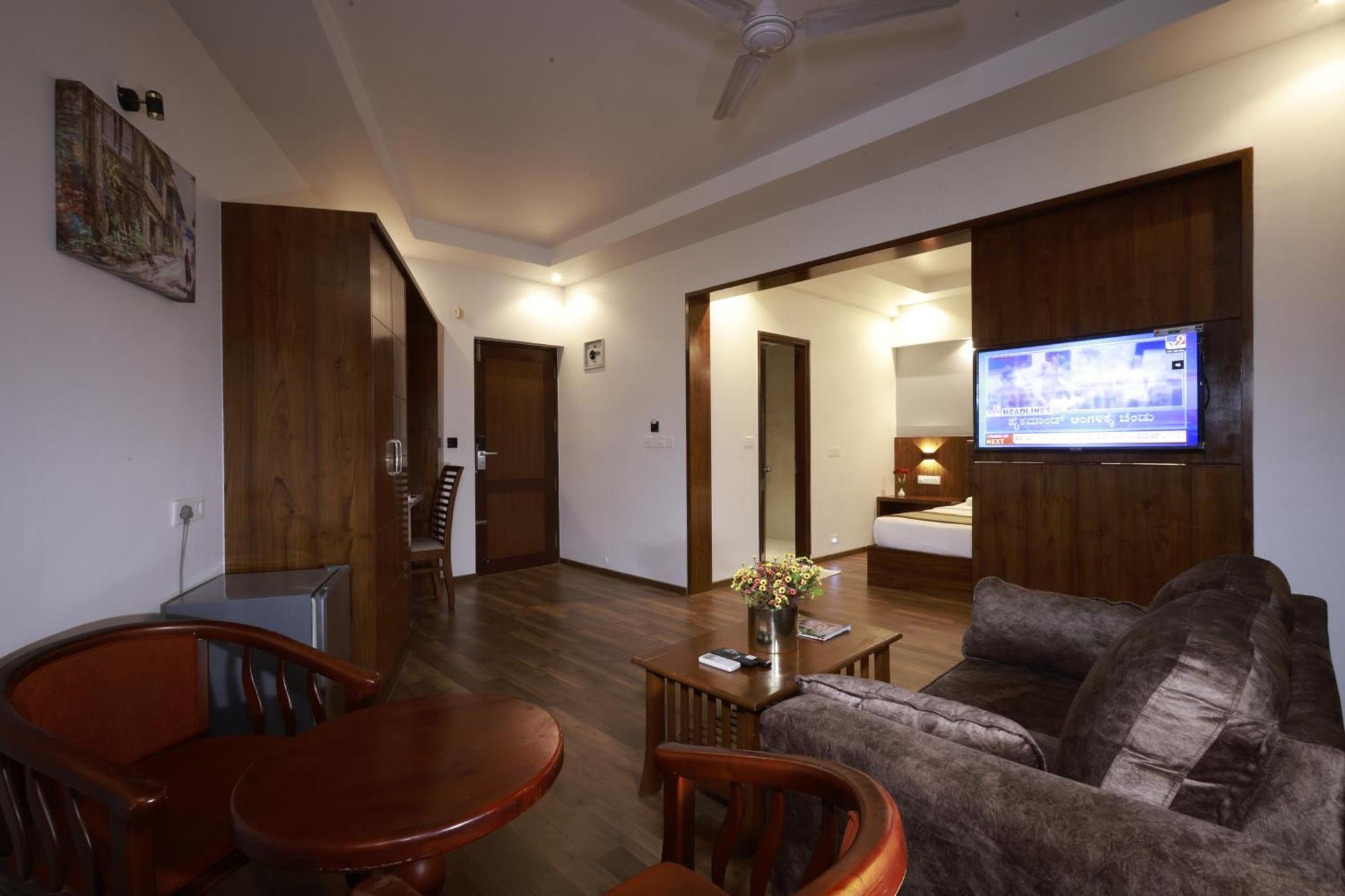 Metro Plaza Hotel By Rak Rooms, Mangaluru Bagian luar foto